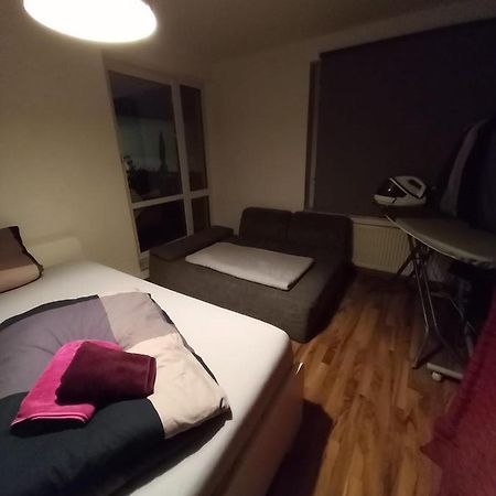 Tolle Private 2-Zimmer Wohnung Im Szene Bezirk Berlin-Friedrichshain Exterior photo