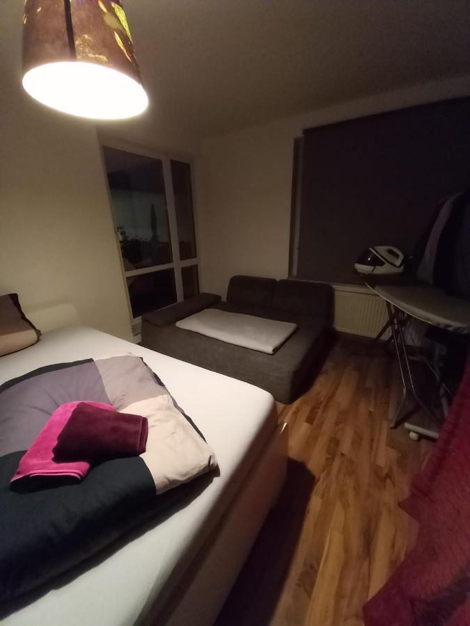 Tolle Private 2-Zimmer Wohnung Im Szene Bezirk Berlin-Friedrichshain Exterior photo